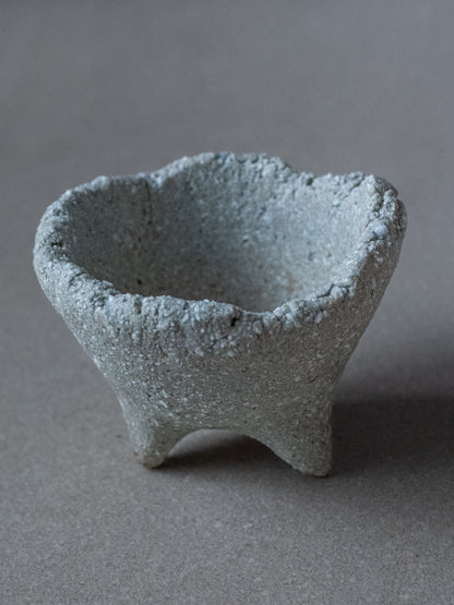 Shigaraki Planter - Grey